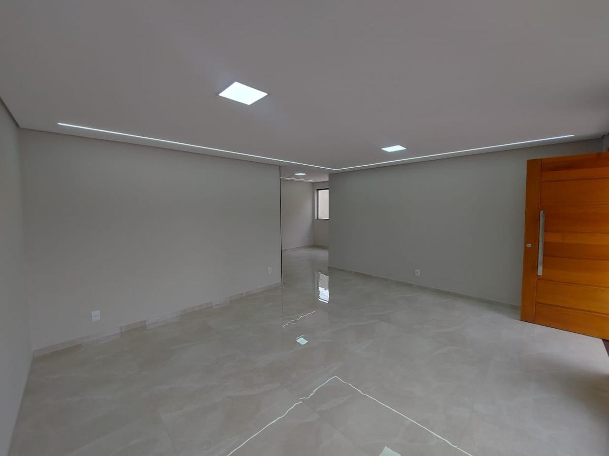 Casa, Planalto, 4 Quartos, 4 Vagas, 1 Suíte