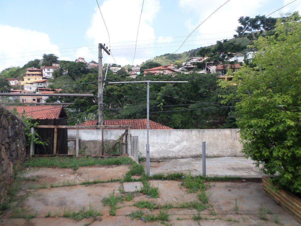 Casa, Centro, 5 Quartos, 0 Vaga, 1 Suíte