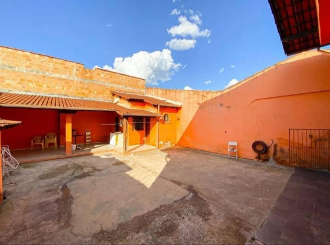 Casa, Parque Recreio, 3 Quartos, 4 Vagas, 1 Suíte