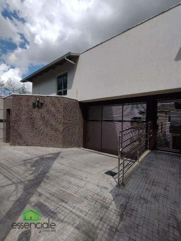 Casa, Centro, 3 Quartos, 2 Vagas, 1 Suíte