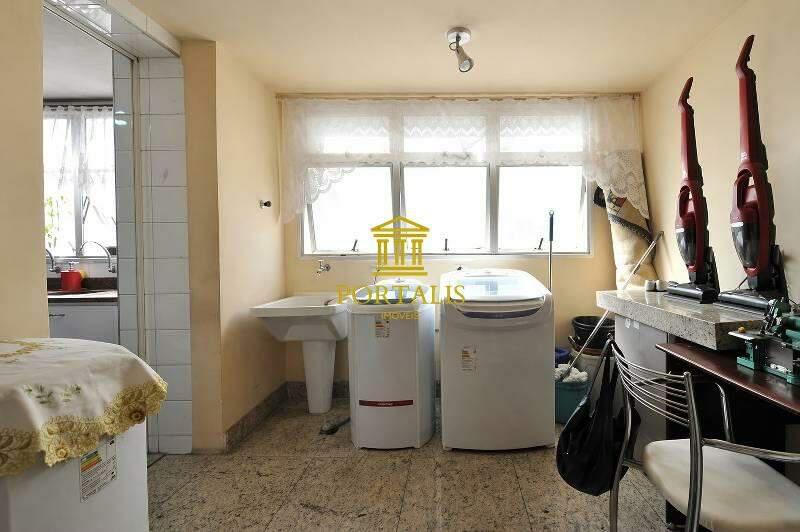 Apartamento, Funcionários, 4 Quartos, 2 Vagas, 1 Suíte