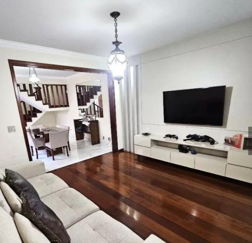 Casa, Castelo, 3 Quartos, 3 Vagas, 2 Suítes