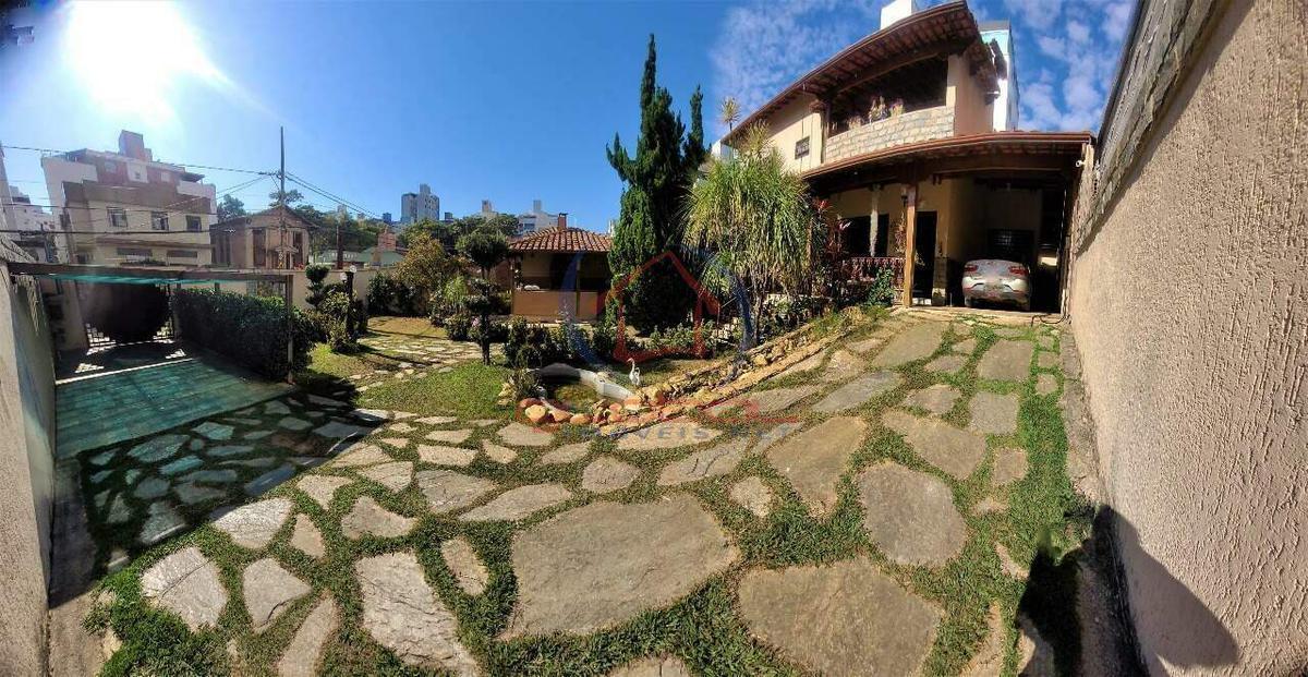 Casa, Castelo, 4 Quartos, 5 Vagas, 1 Suíte