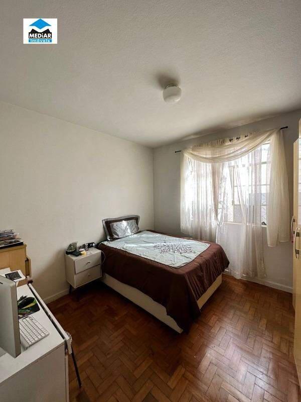 Casa, Sagrada Família, 3 Quartos, 2 Vagas, 1 Suíte