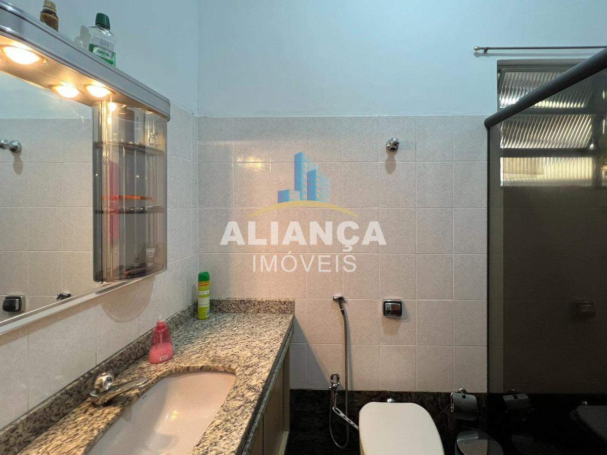 Casa, Centro, 4 Quartos, 1 Vaga, 1 Suíte