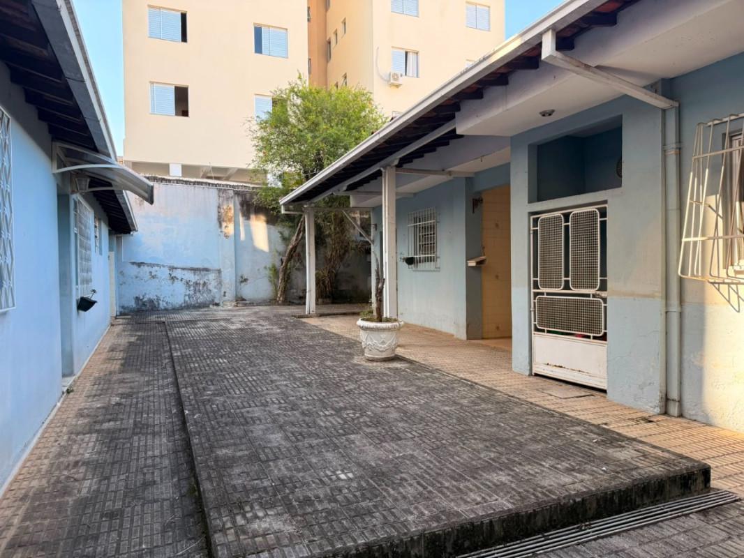 Casa, Sagrada Família, 2 Quartos, 3 Vagas, 1 Suíte