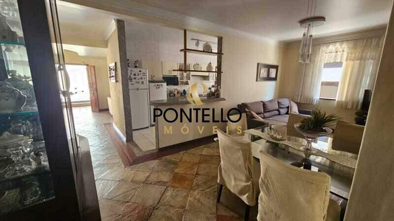 Casa, Castelo, 5 Quartos, 4 Vagas, 1 Suíte