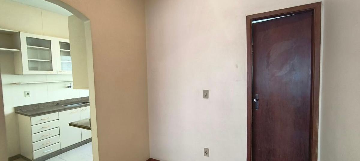 Apartamento, Sagrada Família, 2 Quartos, 1 Vaga, 1 Suíte