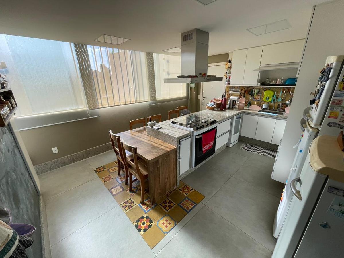 Cobertura, Vila Paris, 5 Quartos, 4 Vagas, 1 Suíte