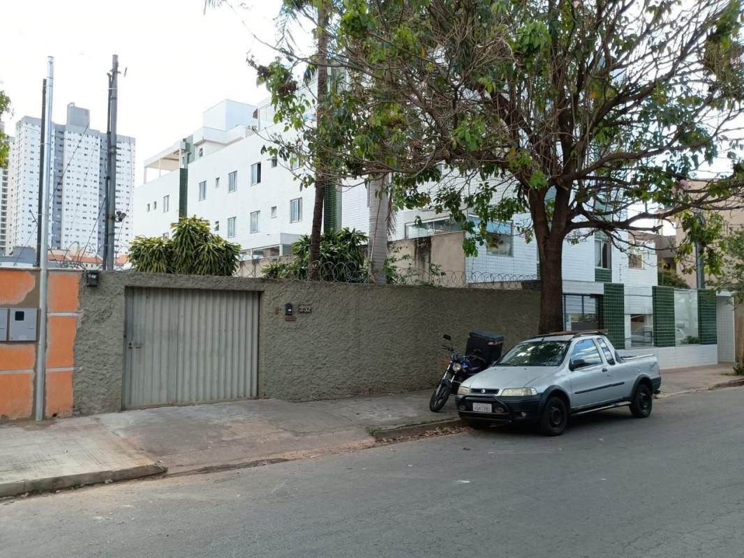 Casa, Cinquentenário, 2 Quartos, 8 Vagas