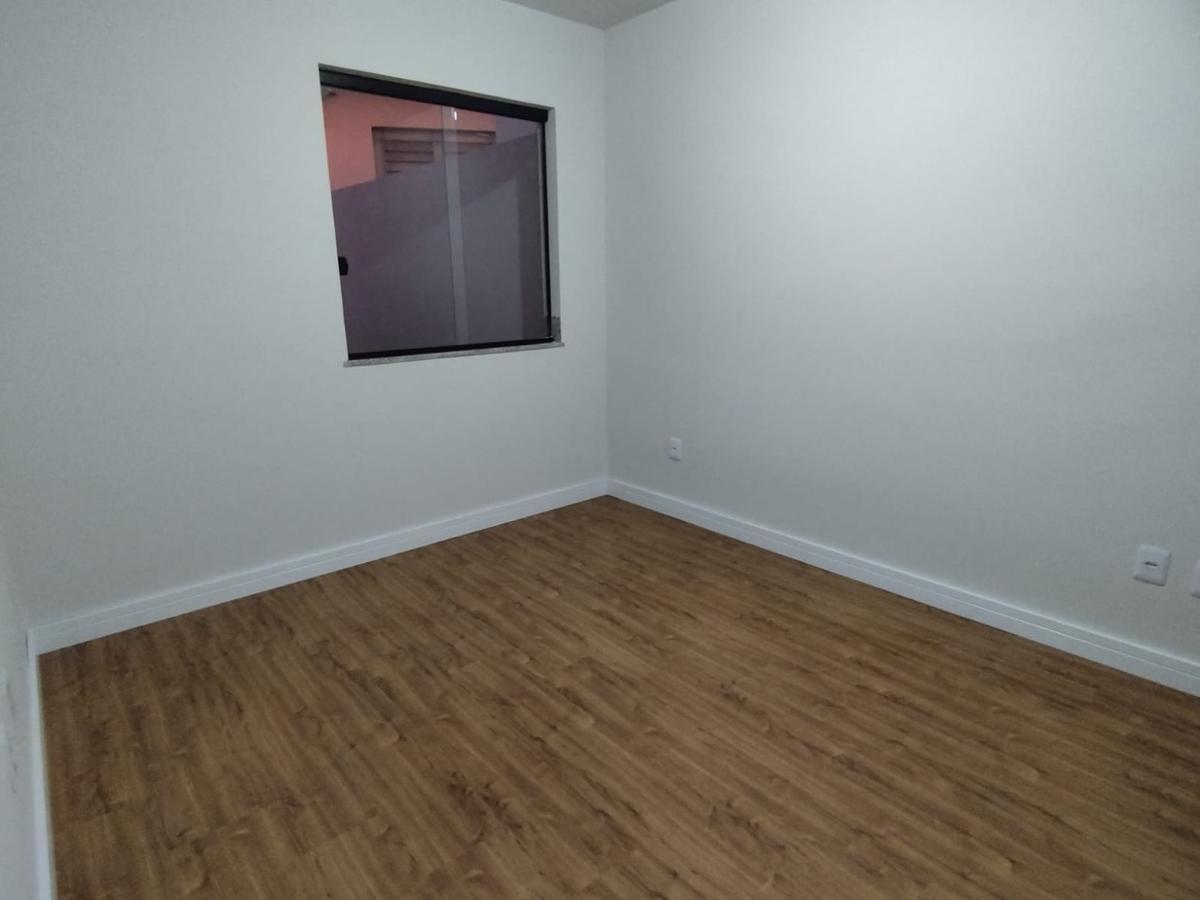 Casa, Floramar, 3 Quartos, 2 Vagas, 1 Suíte