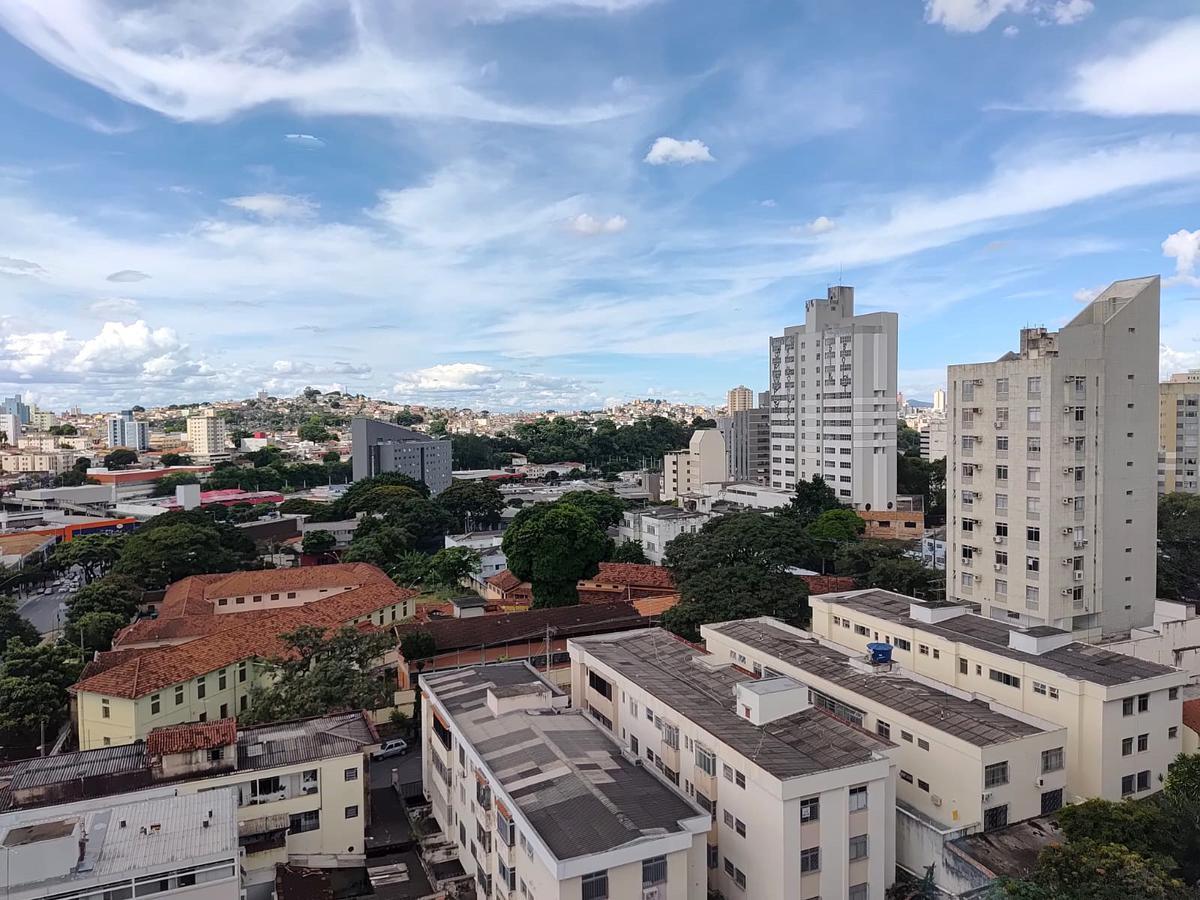 Sala, Barro Preto, 0 Quarto, 2 Vagas