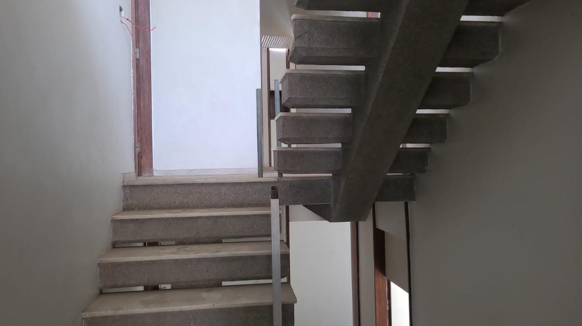 Casa Comercial, Barroca, 5 Quartos, 3 Vagas, 1 Suíte
