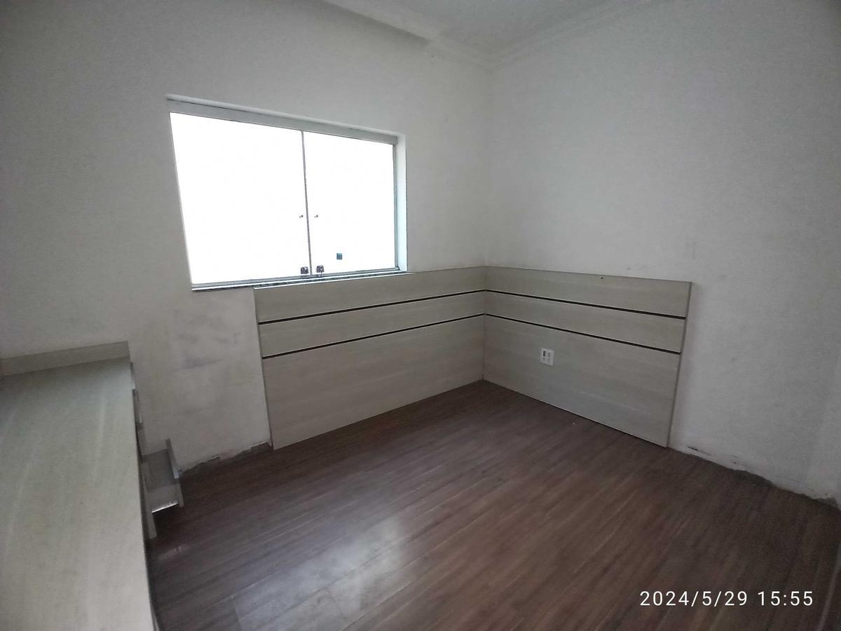 Casa, Santa Cruz, 3 Quartos, 2 Vagas, 1 Suíte