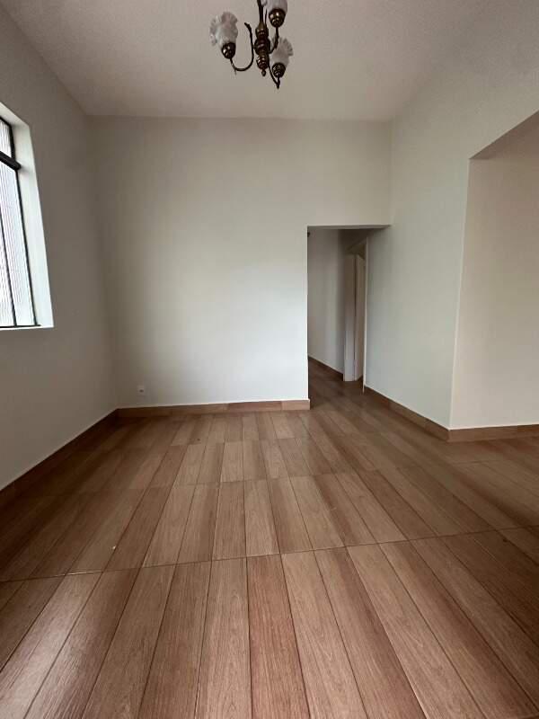 Casa, Sagrada Família, 0 Quarto, 1 Vaga