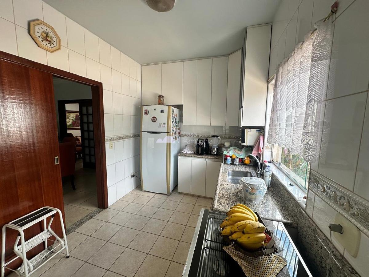 Casa, Santa Mônica, 5 Quartos, 3 Vagas, 1 Suíte