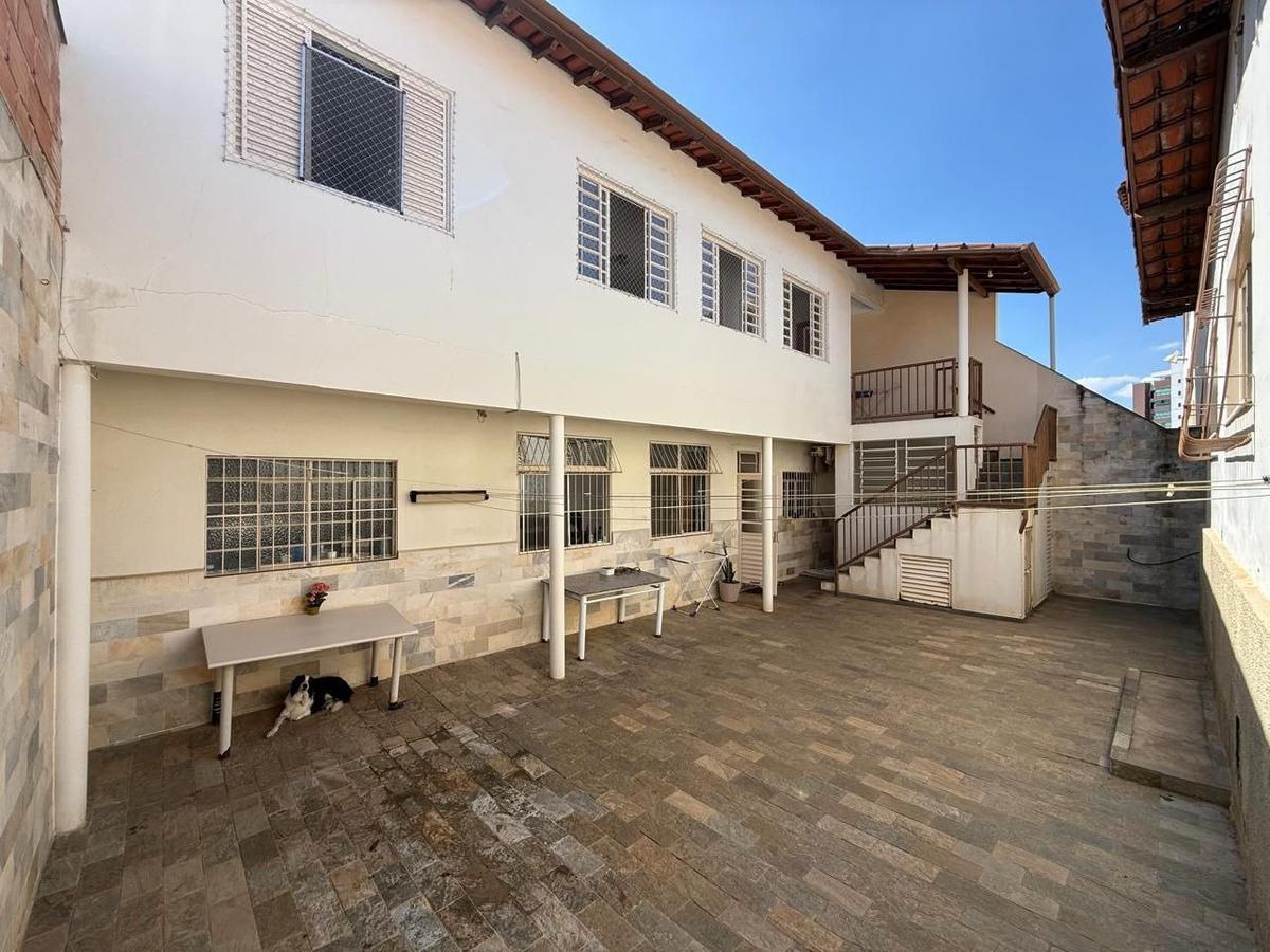 Casa, Itapoã, 3 Quartos, 4 Vagas, 1 Suíte