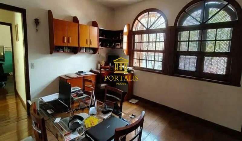 Casa, Luxemburgo, 5 Quartos, 4 Vagas, 2 Suítes