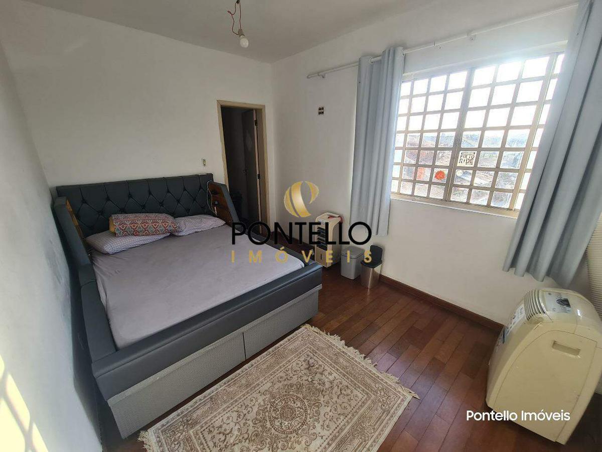 Casa, Cachoeirinha, 5 Quartos, 12 Vagas, 1 Suíte