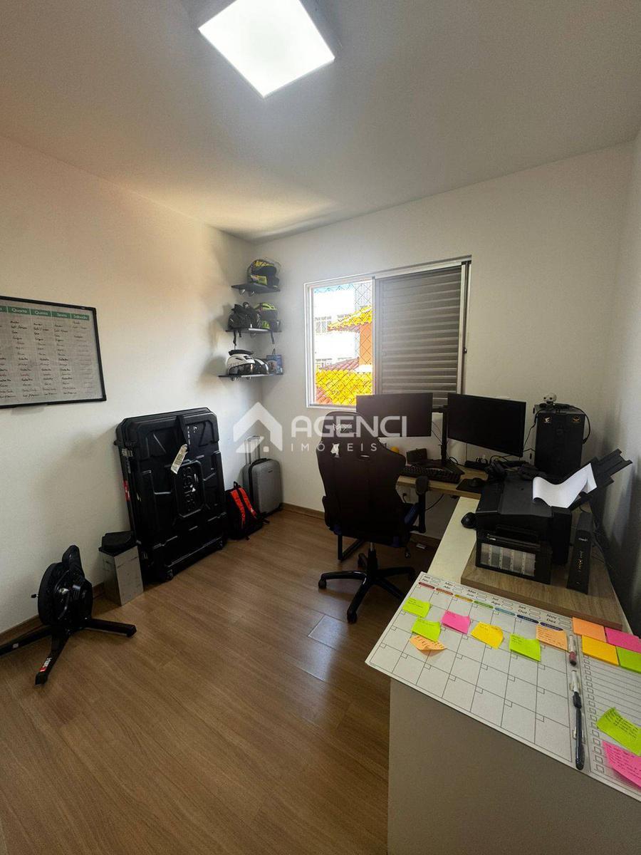 Apartamento, Castelo, 3 Quartos, 0 Vaga, 1 Suíte