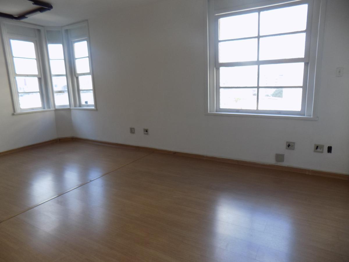 Sala, Centro
