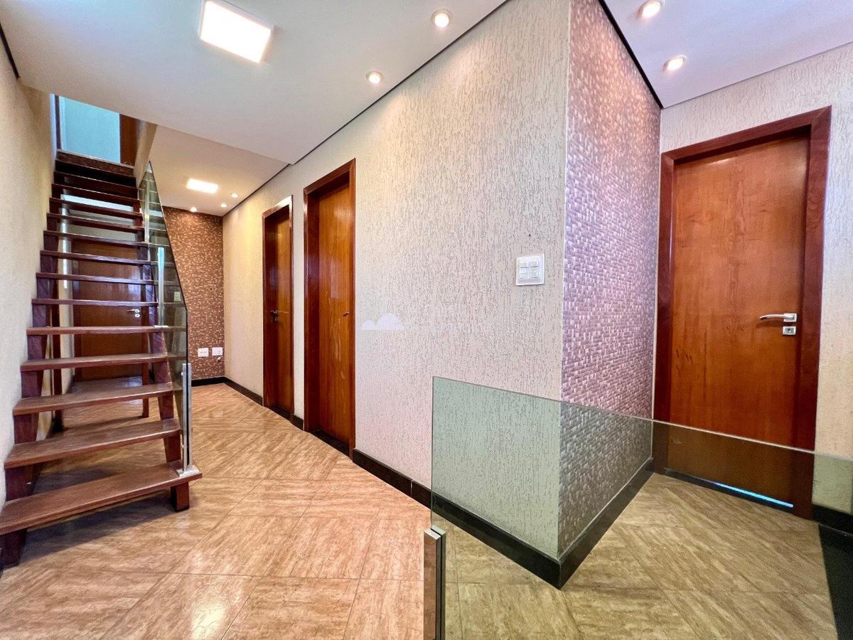 Casa, Trevo, 4 Quartos, 5 Vagas, 2 Suítes