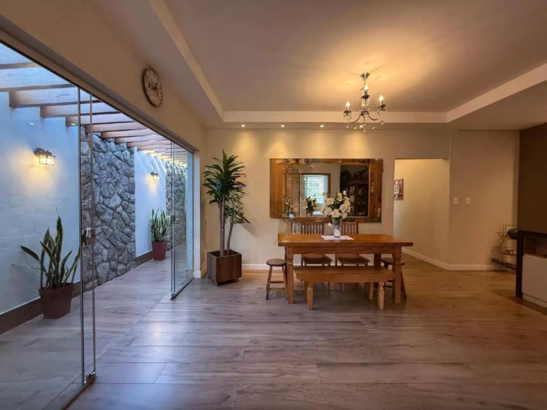 Casa, Serrano, 4 Quartos, 4 Vagas, 1 Suíte