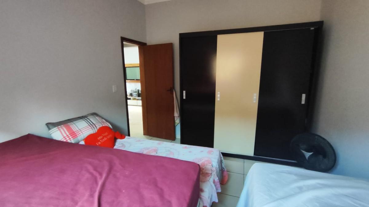 Casa, Fernão Dias, 3 Quartos, 5 Vagas, 1 Suíte