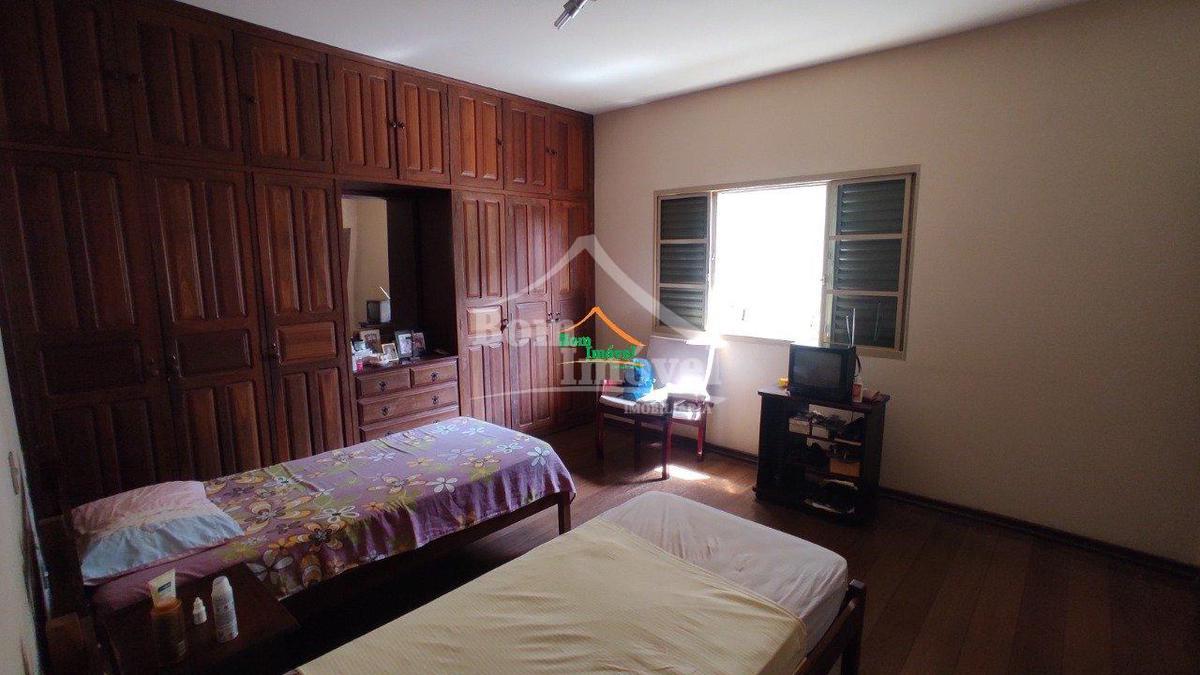 Casa, Centro, 3 Quartos, 3 Vagas, 1 Suíte