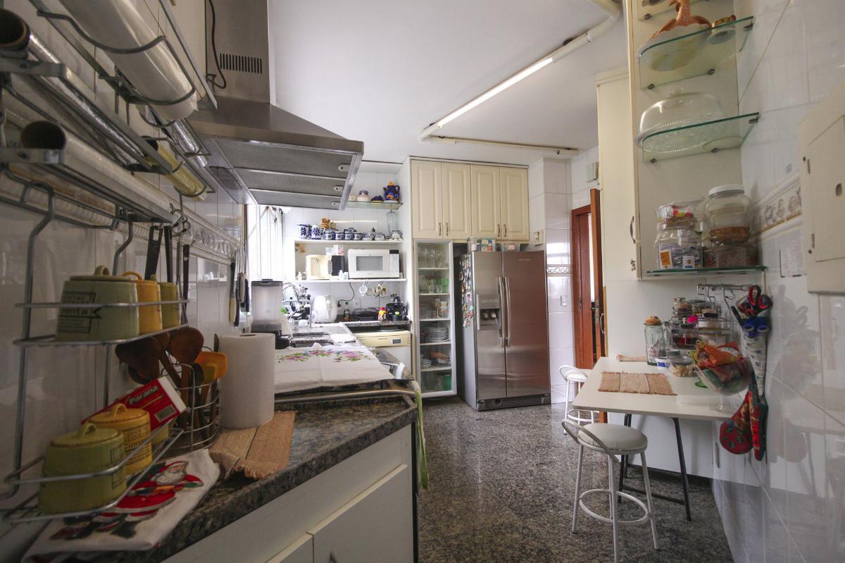 Apartamento, Sion, 4 Quartos, 3 Vagas, 1 Suíte