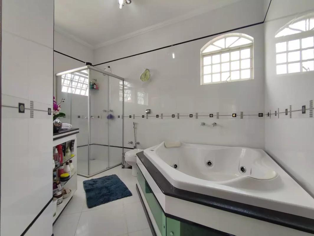 Casa, Tirol, 4 Quartos, 4 Vagas, 1 Suíte