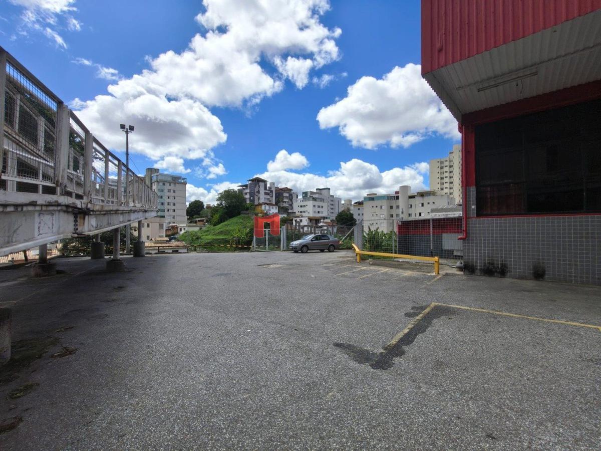 Galpão, Sagrada Família, 0 Quarto, 0 Vaga