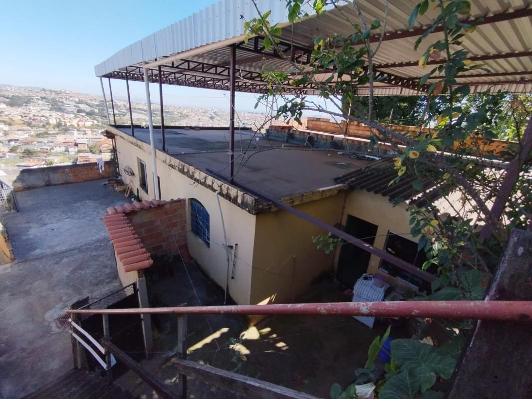 Casa, Olaria, 5 Quartos, 2 Vagas, 1 Suíte