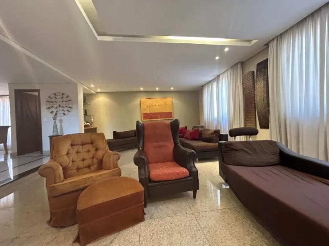 Casa, Centro, 4 Quartos, 5 Vagas, 1 Suíte