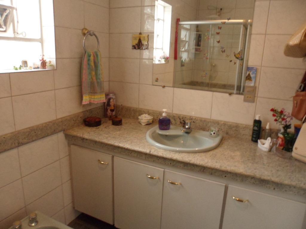Casa, Barroca, 5 Quartos, 2 Vagas, 1 Suíte
