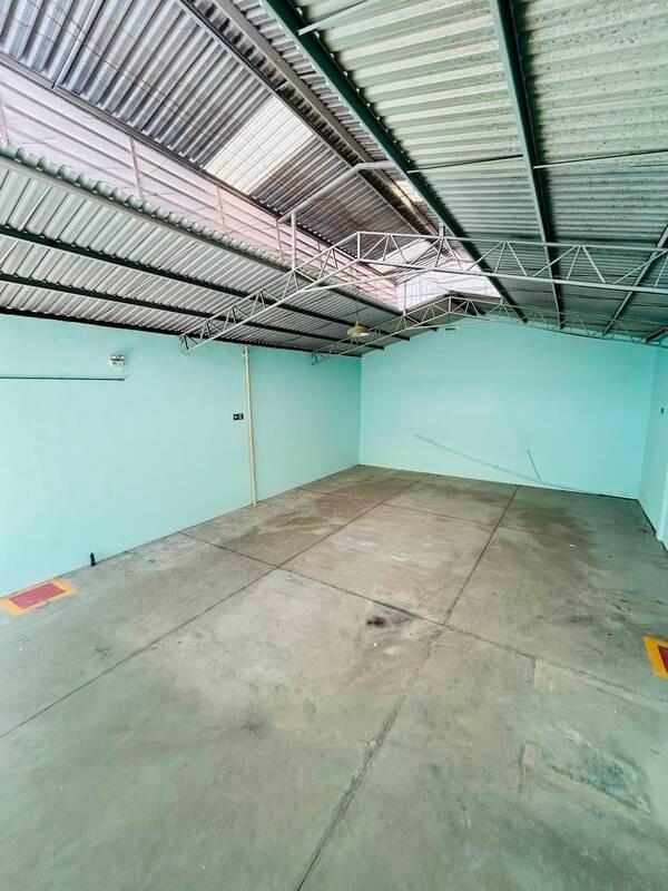 Galpão, São Francisco, 0 Quarto, 1 Vaga