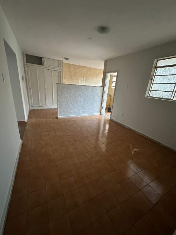 Casa, Sagrada Família, 0 Quarto, 1 Vaga