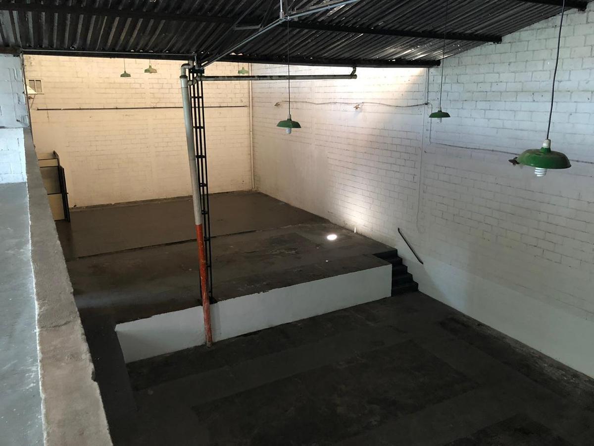 Galpão, São Francisco, 0 Quarto, 0 Vaga