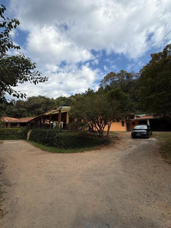 Fazenda, Adelmolândia, 6 Quartos, 10 Vagas, 2 Suítes