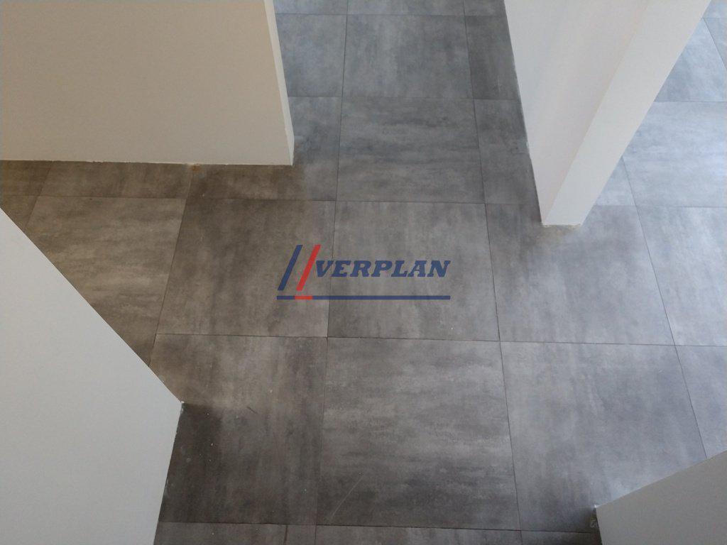 Prédio, Funcionários, 3 Vagas