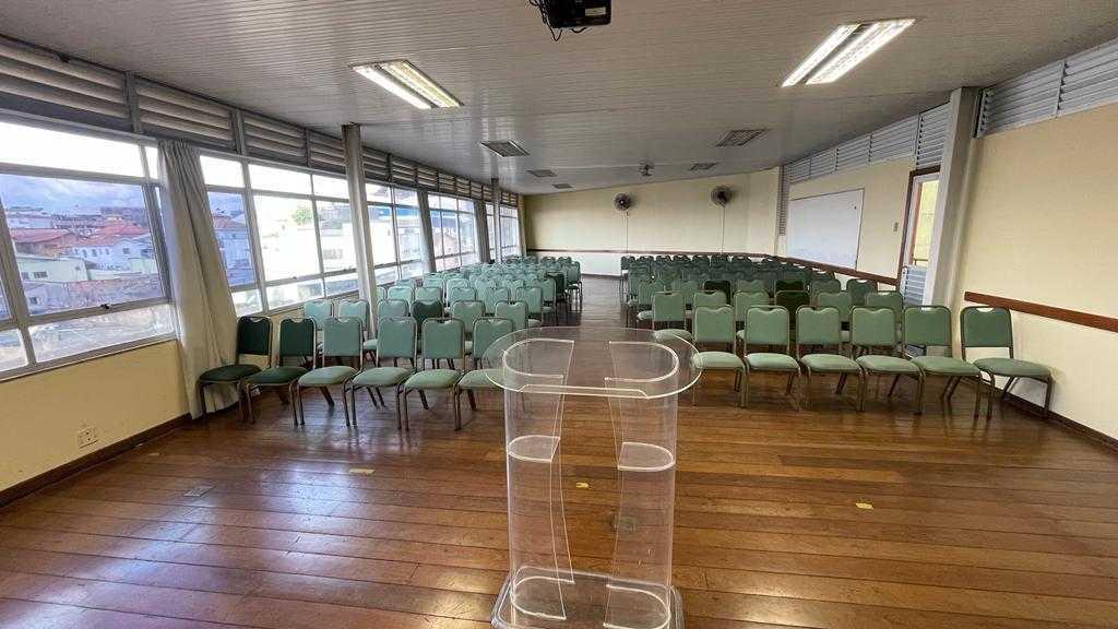 Prédio, São Cristóvão, 0 Quarto, 0 Vaga