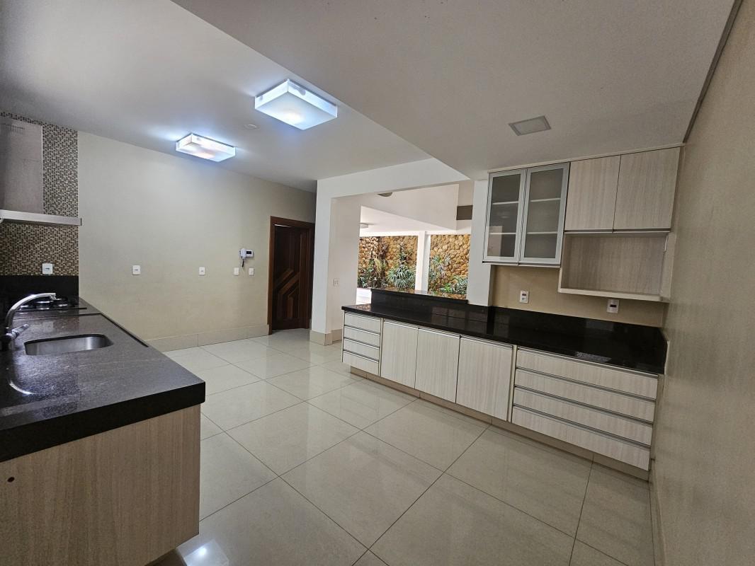 Casa, Fernão Dias, 5 Quartos, 4 Vagas, 5 Suítes