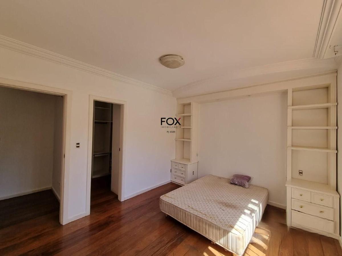 Casa, Estoril, 6 Quartos, 3 Vagas, 1 Suíte