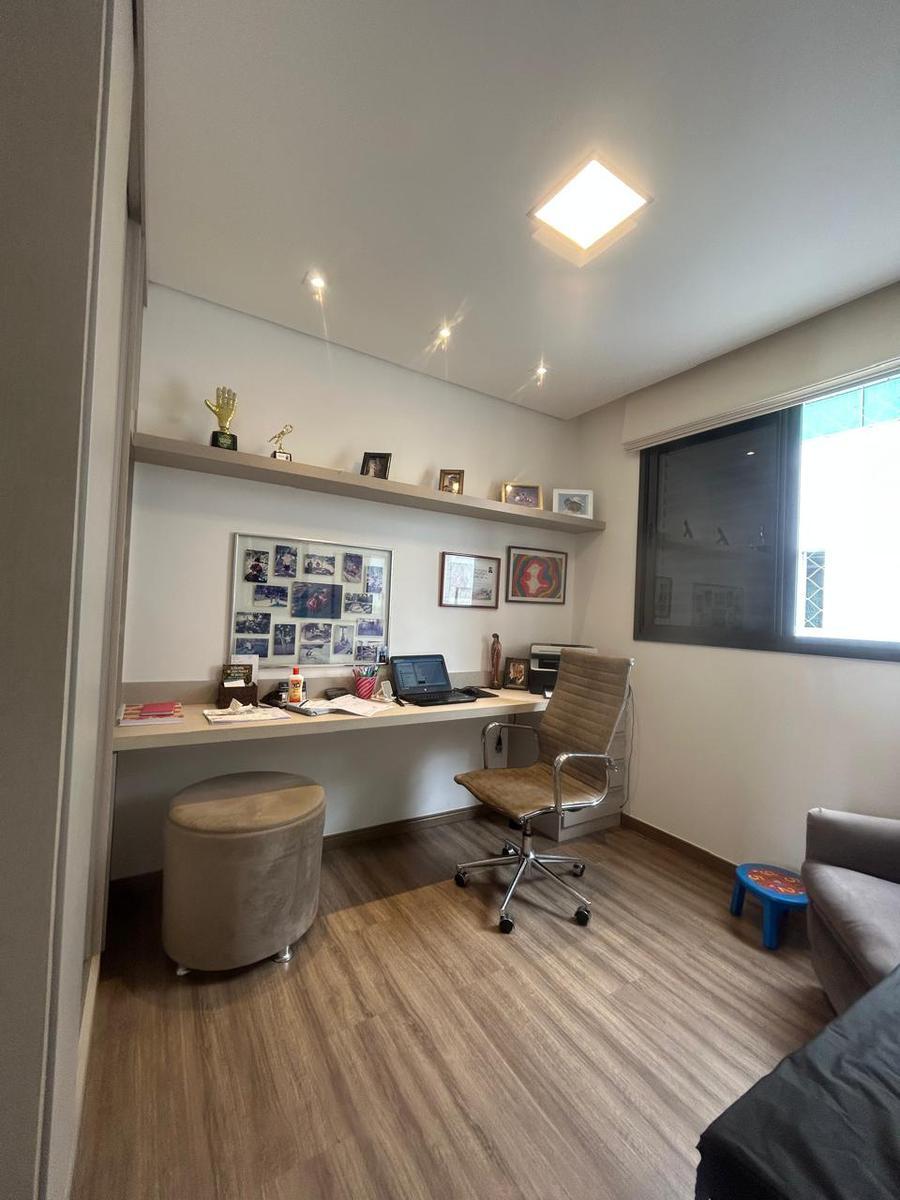 Apartamento, Castelo, 4 Quartos, 2 Vagas, 1 Suíte