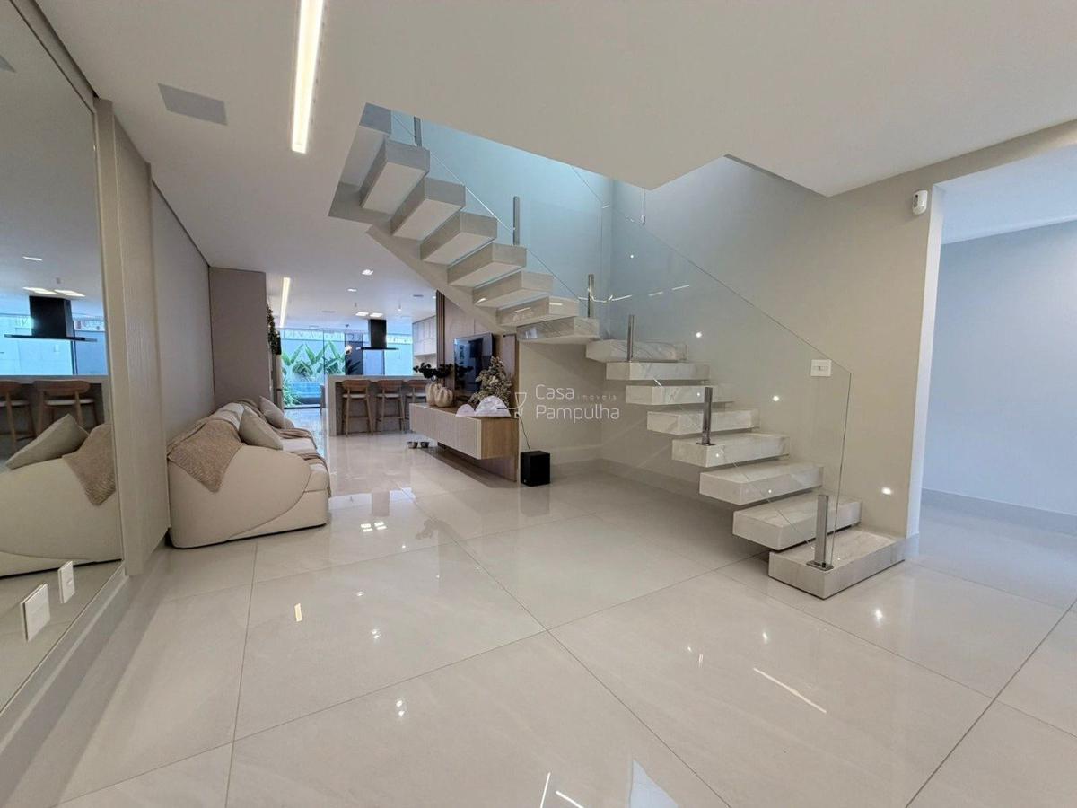 Casa, Planalto, 4 Quartos, 4 Vagas, 3 Suítes