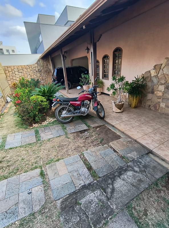 Casa, Tirol, 3 Quartos, 3 Vagas, 1 Suíte