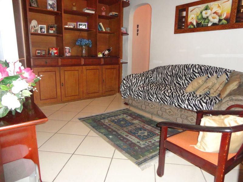 Casa, Vila Pérola, 4 Quartos, 10 Vagas, 1 Suíte