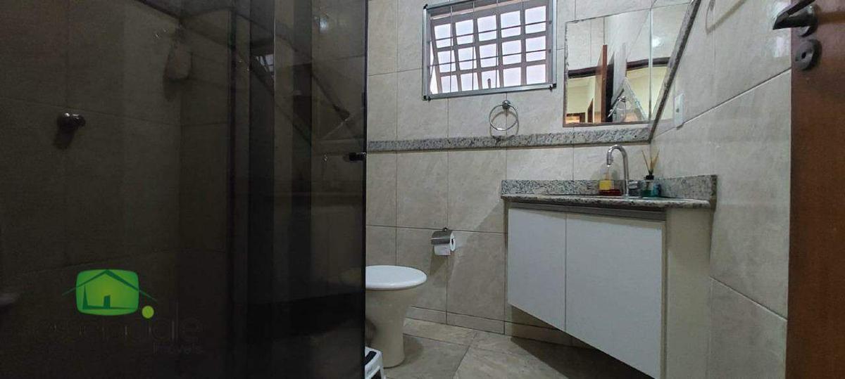 Casa, Santa Cruz Industrial, 3 Quartos, 2 Vagas