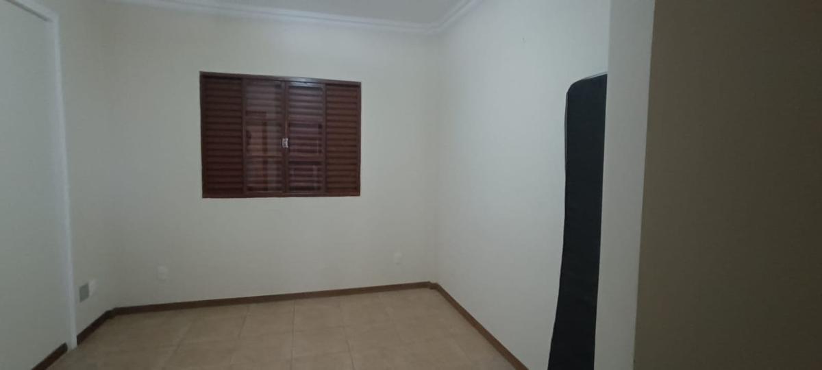 Casa, Casa Amarela, 5 Quartos, 40 Vagas, 5 Suítes