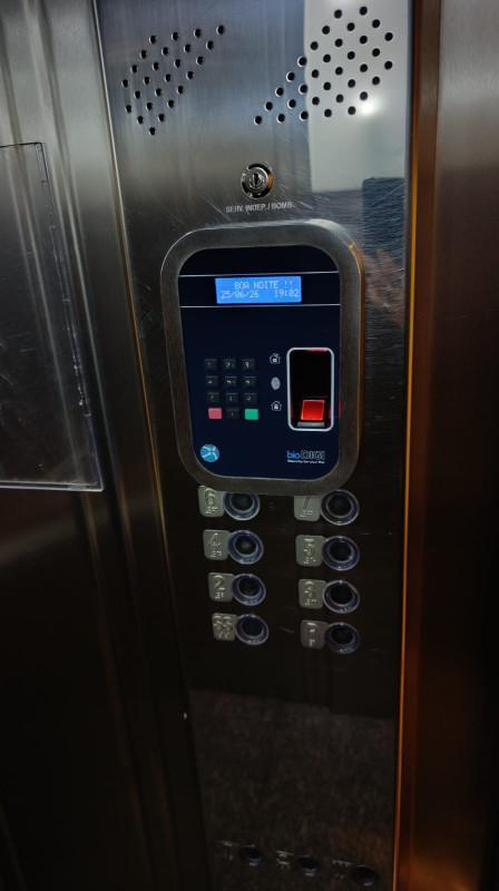 Apartamento, Floresta, 3 Quartos, 2 Vagas, 1 Suíte
